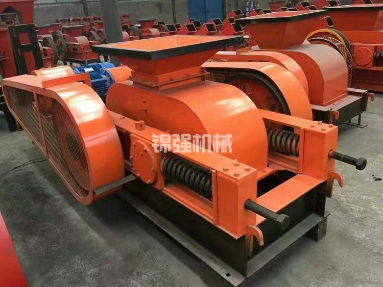 對輥式制沙機(jī)(圖4)